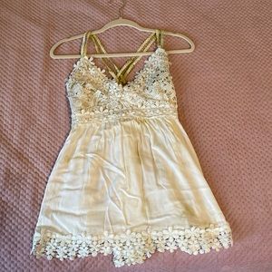Lace Tank Top with flower detail